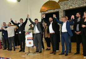 (FOTO) Božović na skupu u Petrovu obećao: Ne damo prirodne resurse Srpske, NEMA RUDARENJA I KOPANJA na Ozrenu