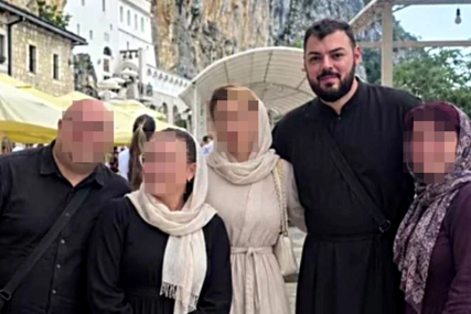 "Potpuno se promijenio, bori se sam sa sobom" Slika Slobe Vasića u mantiji pod Ostrogom kruži mrežama