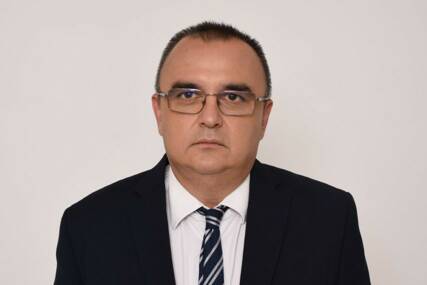 „Građanima ne trebaju torovi ni čobani“ Bakmaz prozvao SNSD da narod pokušavaju da KUPE ovcama i kokoškama
