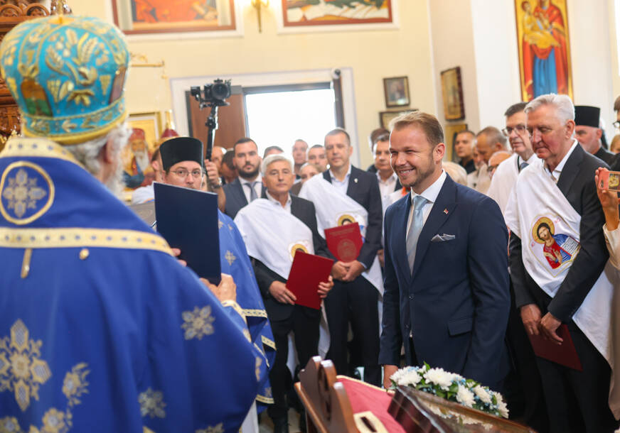 (FOTO) Duhovni centar u srcu Banjaluke: Stanivuković sa narodom i sveštenstvom proslavio Malu Gospojinu