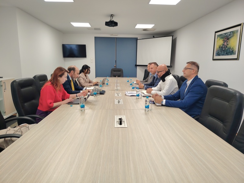 (FOTO) Unapređenje saradnje i novi planovi: Delegacija Svjetske banke u posjeti Investiciono-razvojnoj banci Srpske