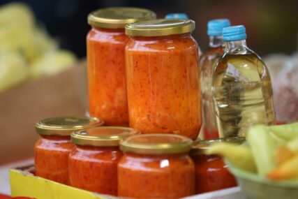 Nemate vremena, imamo rješenje: Ovaj "lažni" ajvar gotov je za samo 30 minuta i može se spremati i u stanu