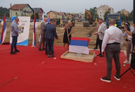 (FOTO) "Republika Srpska vodi računa o najmlađima" Položen kamen temeljac za novi vrtić u Ugljeviku
