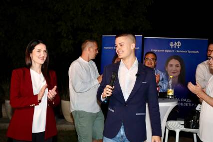 (FOTO) "Pokretačko gorivo promjena" Održan predizborni skup Unije mladih Narodnog fronta