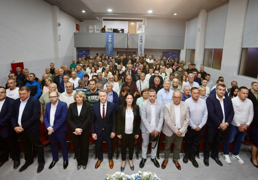 FOTO: USTUPLJENA FOTOGRAFIJA