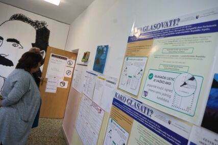 Na biračkim mjestima u Srpskoj prijavljena 3 INCIDENTA: U Foči fizički napad, u Derventi i Zvorniku vrijeđanja
