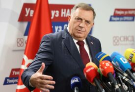 Traži i veće plate u predškolskim ustanovama: Dodik najavio POVEĆANJE PLATA prosvjetim radnicima za 10 odsto