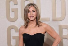 (VIDEO) Dženifer Aniston je obožava: Vježba ZA RUKE koja može da se radi i dok gledamo televiziju