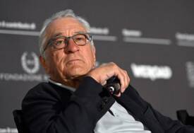 "Jedan čovjek stoji na putu objavljivanja ostatka dokaza" Robert de Niro optužio Trampa da je "glavni zaštitnik" Epstajna
