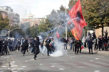 (VIDEO) TIRANA NA IVICI HAOSA Rama tvrdi da je spriječen napad dronom sa eksplozivom na zgradu Vlade
