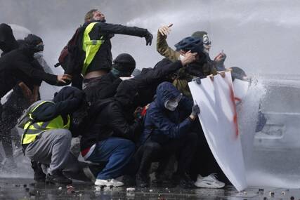 "ŽUTI PRSLUCI" PONOVO NA ULICAMA FRANCUSKE Najavljeni novi protesti, poznato kada počinju