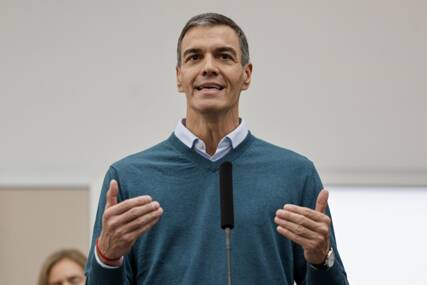 "Sjetim se i ja njihovih majki kada povećam penzije" Sančez duhovito odgovorio na uvrede političkih protivnika