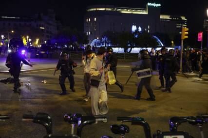 Nasilni protesti u Barseloni: Demonstranti pljačkali prodavnice, lomili izloge i podmetali požare