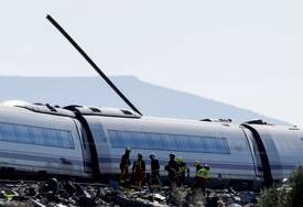 (FOTO) "Čuo se stravičan prasak, a onda se podigao oblak prašine" Svjedok opisao jezive scene NAKON SUDARA VOZOVA u Španiji