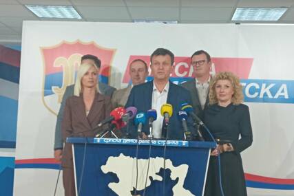 (FOTO) "NIJE BILO DISKUSIJE O MOJOJ OSTAVCI" Završena sjednica Predsjedništva SDS, evo šta je poručio Blanuša
