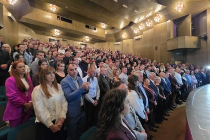 (FOTO) Velika podrška Ujedinjenoj Srpskoj u Prijedoru: Ozbiljan unutrašnji i spoljnopolitički oslonac Republike Srpske