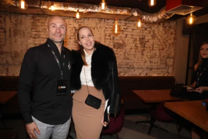ALEKSANDAR SOFRONIJEVIĆ OTKRIO KAKO JE POČELA LJUBAV SA SUPRUGOM KOSANOM Prijateljica ih uporno pokušavala spojiti, a onda se dogodio sudbonosni susret