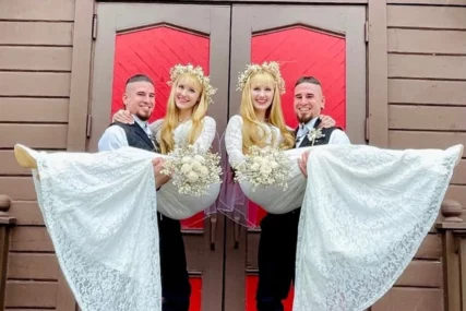 (FOTO) Vjenčali se istog dana, a godinama su krili brak: Jednojajčane bliznakinje UDALE SE ZA jednojajčane blizance