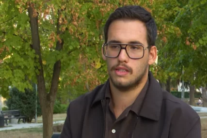 (VIDEO, FOTO) SPOJIO BOGOSLOVIJU I IT, PA ZAPREPASTIO SVE Bogdan sa 23 godine diplomirao na 2 fakulteta, a diplome bi dao samo jednoj osobi