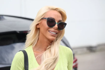 (FOTO) "LAVICE" Bojana Lazić pokazala majku i usijala mreže, evo od koga je voditeljka naslijedila ljepotu