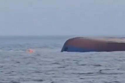 (VIDEO) DRAMA U CRNOM MORU Dron pogodio brod, jedan mornar poginuo, trojica nestala