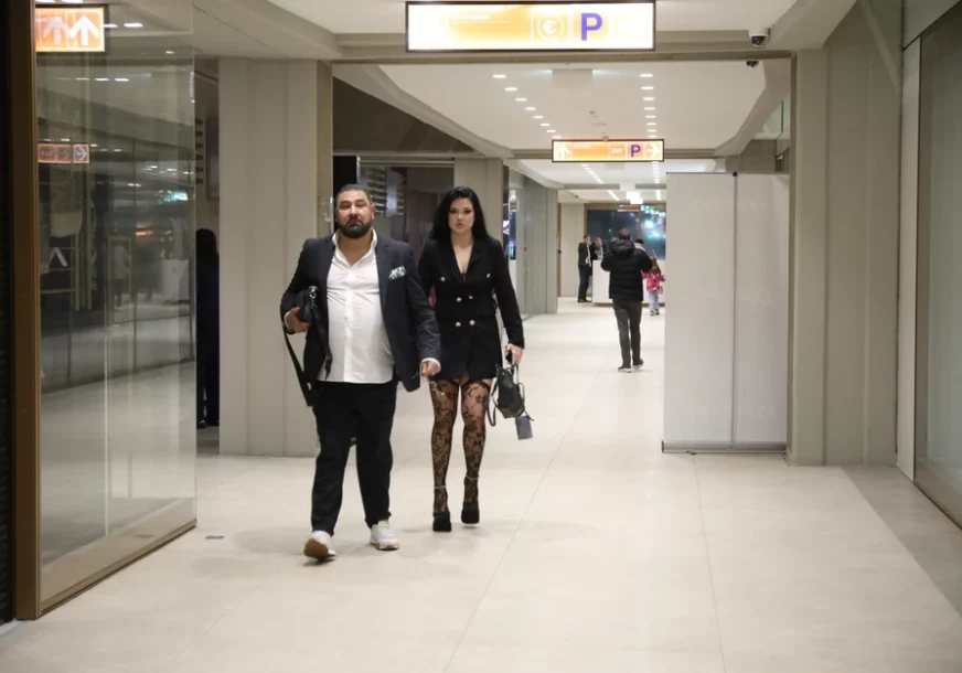 "JA SAM TVOJ SIN" Pjevač koji ima milione doživio šok života nakon 18 godina