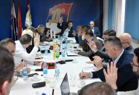 (FOTO) "NIJE BILO DISKUSIJE O MOJOJ OSTAVCI" Završena sjednica Predsjedništva SDS, evo šta je poručio Blanuša