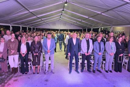 Završna tribina NPS - DNS u znaku podrške i jedinstva: Prijedor večeras JASNO PORUČIO - Banjac i tačka!