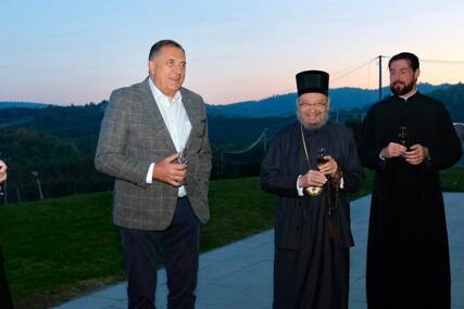 (FOTO) Dodik ugostio mitropolita Lukijana: „Republika Srpska će uvijek biti uz našu Crkvu i narod“