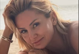 GOCA TRŽAN NAPUSTILA SRBIJU I OTIŠLA NA EGZOTIČNO OSTRVO Pjevačica se skinula u kupaći kostim i pokazala kako uživa na Mauricijusu