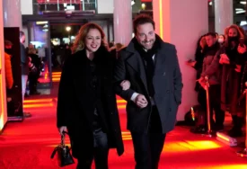 (FOTO) Sofija i Lea sa mamom u večernjem izlasku: Kćerke Gordana Kičića izrasle u prave djevojke, jedna stvar nikome nije promakla