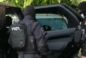 HOROR U LESKOVCU Ženu protiv njene volje držao u kući i brutalno je tukao, određen mu pritvor do 48 sati