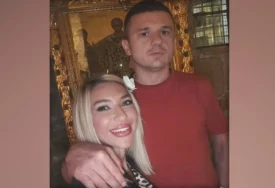 „BOG JE LJUBAV, A LJUBAV UVIJEK POBJEĐUJE“ Jovana Jeremić sa Tigrom posjetila svetinju, zajedno zapalili svijeće i poslali snažnu poruku