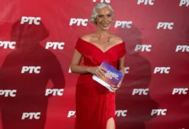 (VIDEO, FOTO) SVE OČI UPRTE U NJIH Marija Veljković i Ivana Milenković zablistale na Saboru narodne muzike