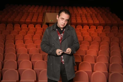 "Nosio je jedan džemper i jedne farmerke, a sahranjen je u kostimu" Marko Živić umro u 49. godini, kolege pozvale Hitnu pomoć kada su vidjele u kakvom je stanju