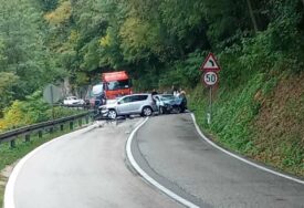 Saobraćaj potpuno obustavljen: Sudar kod HE "Bočac", stvaraju se ogromne gužve