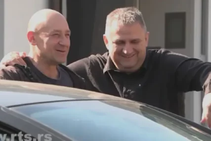 NAGRADA ZA 25 GODINA VJERNOSTI Milan za 50. rođendan radniku poklonio automobil, njegova reakcija je neprocjenjiva