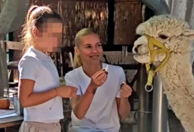 BEZ GRADSKE GUŽVE Nataša Bekvalac pobjegla u prirodu sa kćerkom Katjom, zajedno uživale u neobičnom druženju