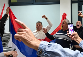 (VIDEO) Vukanović slavio pobjedu Studentske liste, pa najavio put u Srbiju "Očekujemo da pomognu i nama da se oslobodimo"