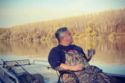 POBJEGAO OD ESTRADЕ I SKUĆIO SE U ŠUMI Pjevač doživio infarkt sa 32 godine, za jednu noć zaradio je 67.000 evra