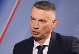 Maja odmah iza njega: Ako Nešić ode na funkciju, njegova supruga preuzima mandat u Parlamentu BiH
