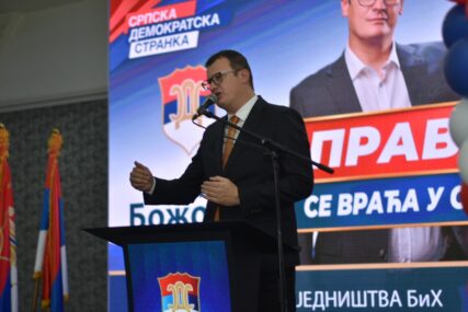 (FOTO) "Promjene su neophodne" Božović otkrio šta građane NAJVIŠE MUČI i kakva politika ne dolazi u obzir