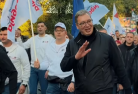 (VIDEO, FOTO) Vučić u Novi Sad stigao vozom: Uskoro počinje veliki skup liste "Ujedinjena Srbija" na Trgu slobode