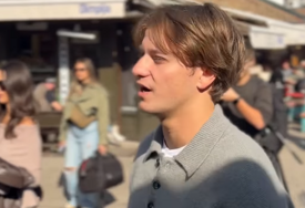 (VIDEO) Suze, zagrljaji i vriska na Baščaršiji: Jakov Jozinović priredio trenutak za pamćenje u Sarajevu