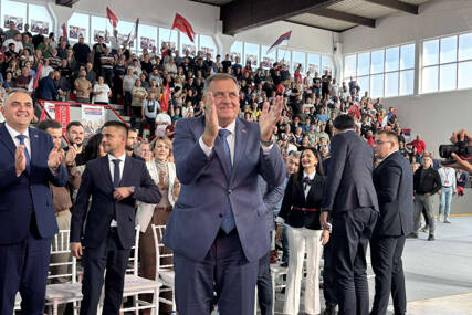"Nastavićemo da radimo i gradimo" Dodik posjetio Kozarsku Dubicu, pa poslao snažnu poruku