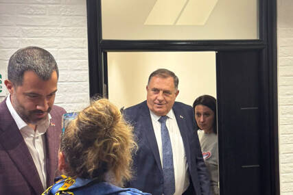 SJEDIŠTE SNS Milorad i Igor Dodik stigli u Beograd