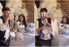 (VIDEO) „NE DIRAJ ME TORTOM“ Mlada pokušala da spriječi mladoženju, a onda mu vratila duplo