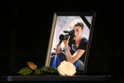 Posljednji pozdrav Vesni Lalić: Kolege i porodica se oprostile od poznate fotoreporterke