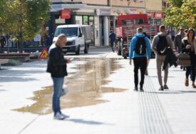 (VIDEO, FOTO) KVAR U CENTRU BANJALUKE Pukla cijev, evo gdje nema vode
