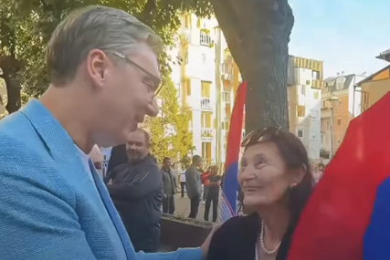 (VIDEO) Vučić objavio kako je izgledao susret sa nastavnicom Nadom "Hvala joj na svim lijepim riječima, osmijehu i uspomenama"